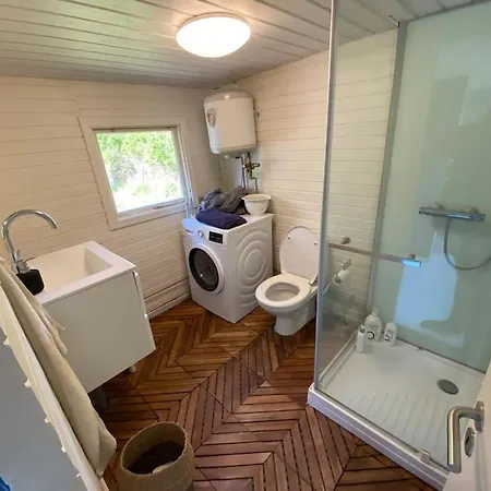 I Bjerge Nordstrand Taet Ved Havet *